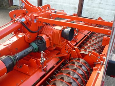 Kuhn 5004 power harrow