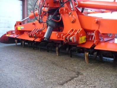 Kuhn 5004 power harrow