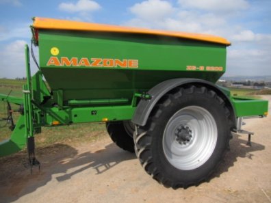 Amazone ZG-B 8200 fertiliser spreader