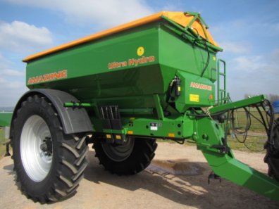 Amazone ZG-B 8200 fertiliser spreader