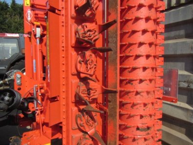 Kuhn HR 5004 power harrow