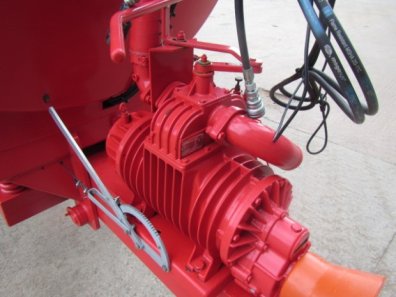 Hi-Spec 2500 Gallon slurry tanker