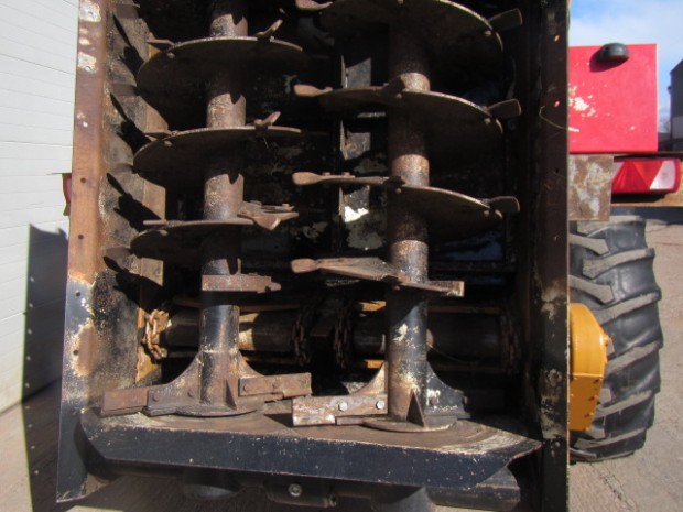 Richard Western D8 rear discharge spreader