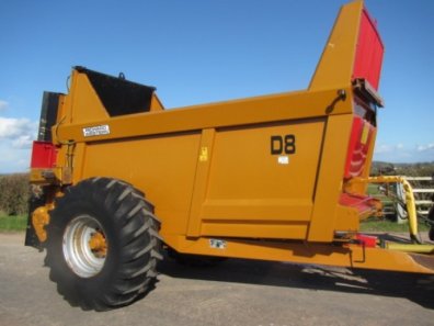 Richard Western D8 rear discharge spreader
