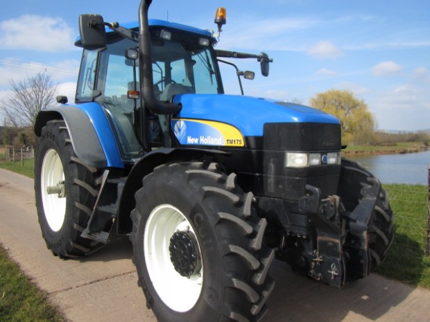 New Holland TM175