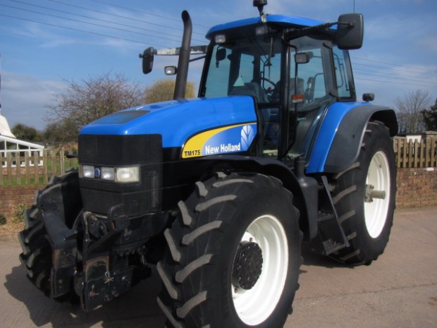 New Holland TM175