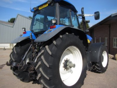 New Holland TM175