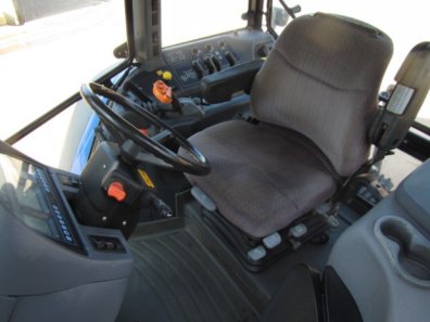 New Holland TM175