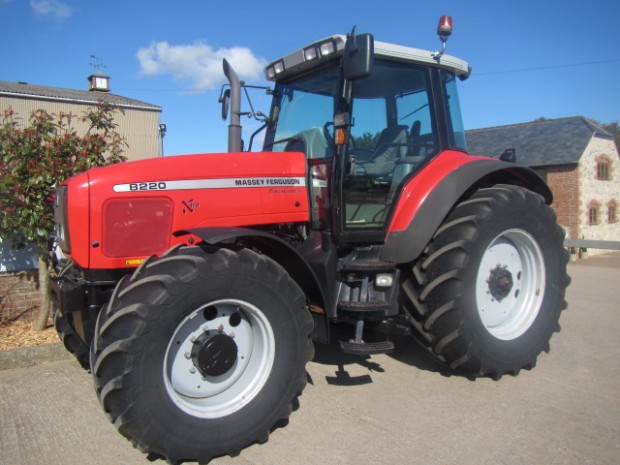 Massey Ferguson 8220 Xtra