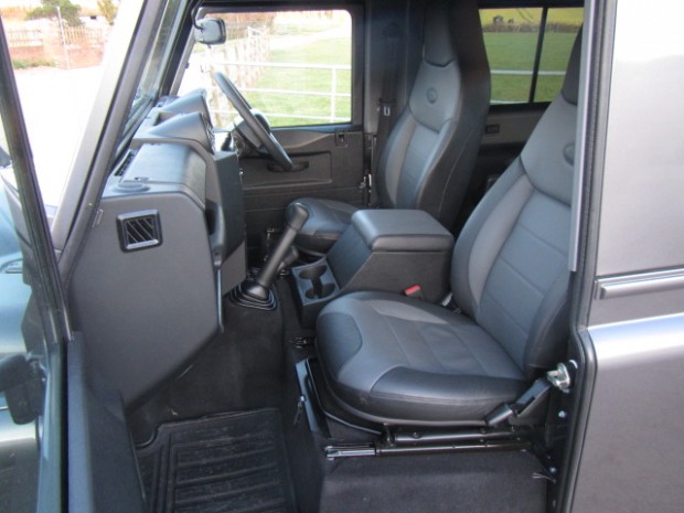 Land Rover 90 XS Station Wagon