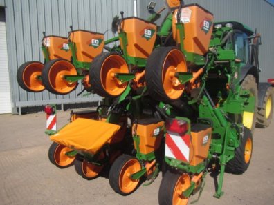 Amazone ED602-K 8 row maize drill