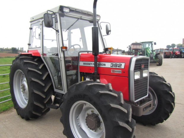 Massey Ferguson 382