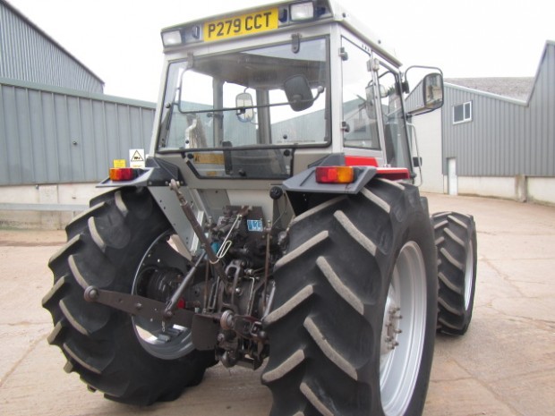 Massey Ferguson 382