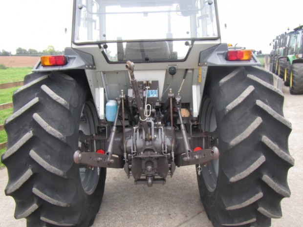 Massey Ferguson 382
