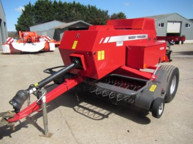 Massey Ferguson 1839 baler