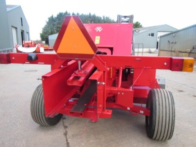 Massey Ferguson 1839 baler