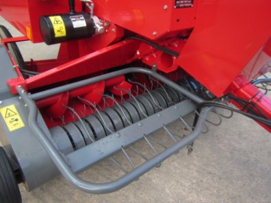 Massey Ferguson 1839 baler