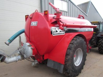 Hi-Spec 2000 Gallon slurry tanker
