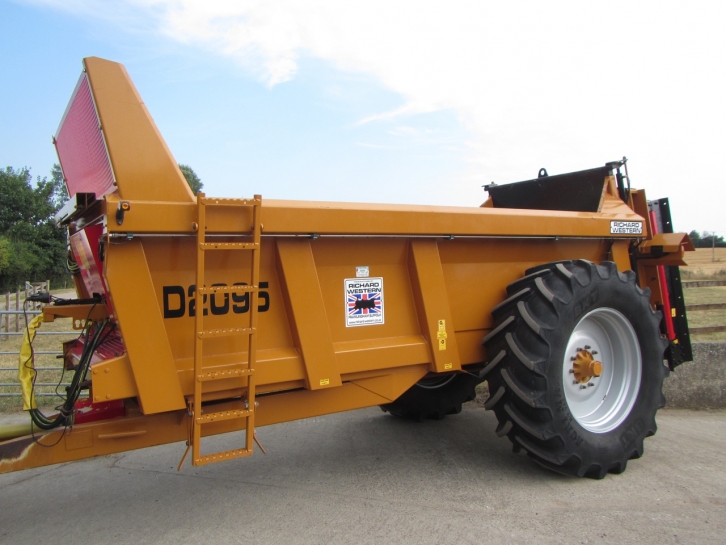 Richard Western D2095 rear discharge spreader