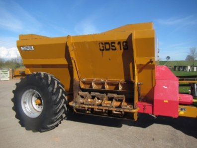 Richard Western SDS 16 Dual Spreader