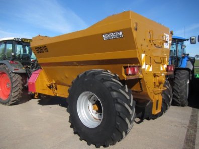 Richard Western SDS 16 Dual Spreader