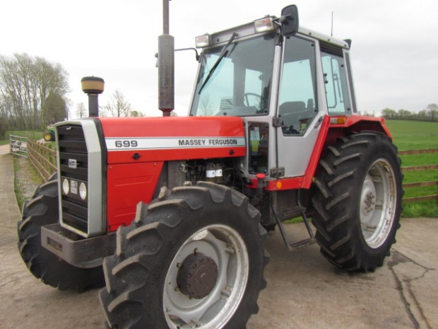 Massey Ferguson 699