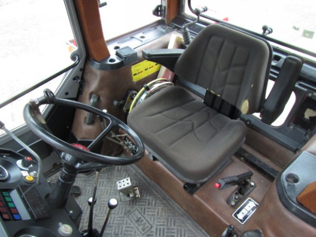 Massey Ferguson 699