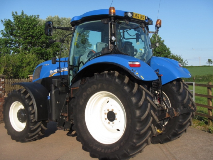 New Holland T7.210