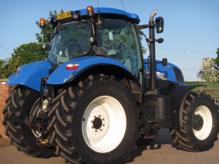 New Holland T7.210