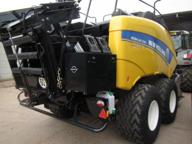New Holland BB1290 baler