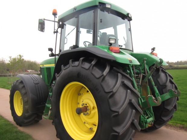 John Deere 7810