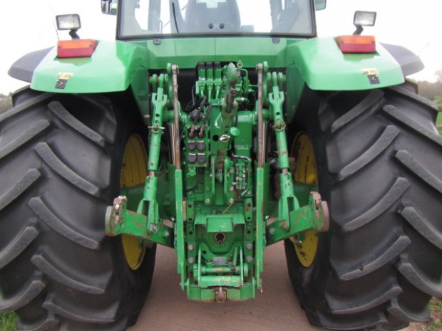 John Deere 7810