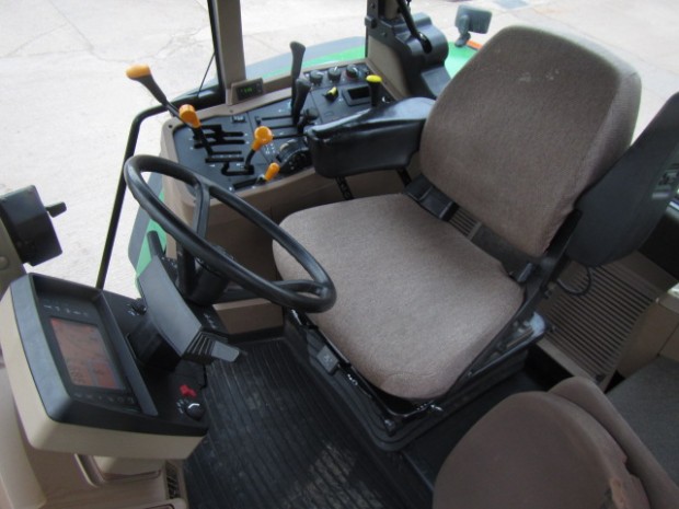 John Deere 7810