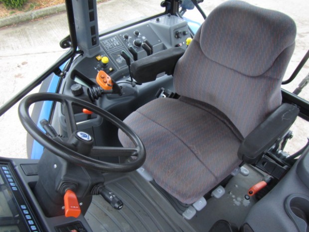 New Holland TM155