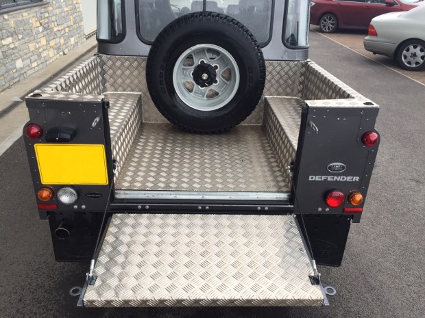 Land Rover 110 double cab XS