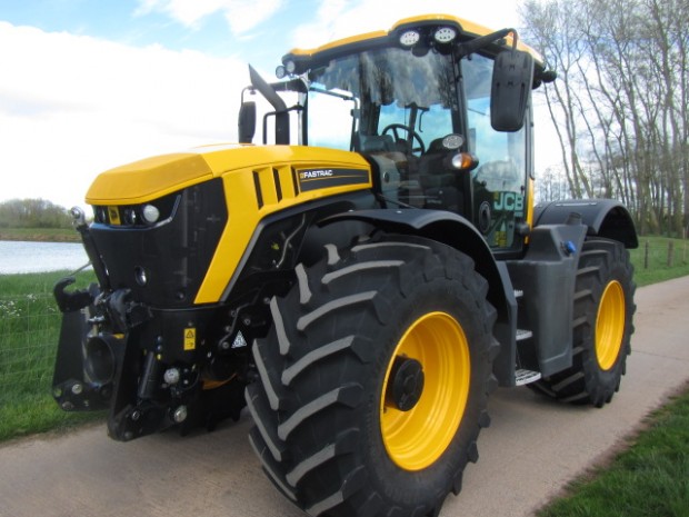 JCB Fastrac 4220