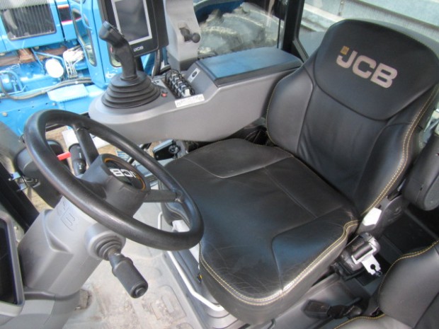 JCB Fastrac 4220