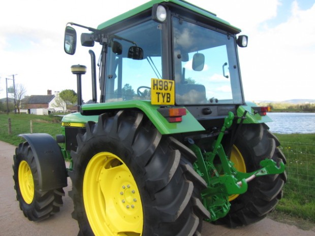 John Deere 2850