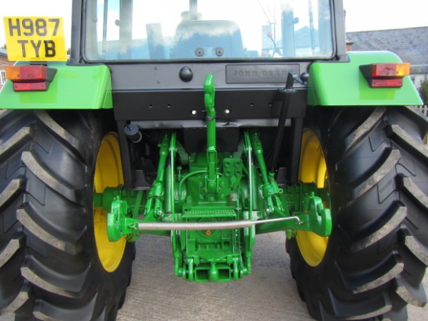 John Deere 2850