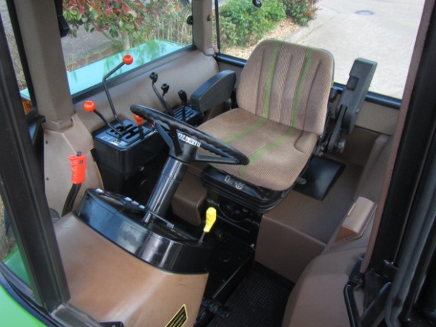 John Deere 2850