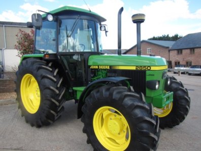 John Deere 2850