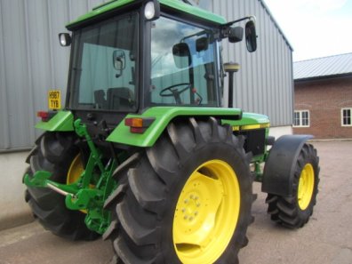 John Deere 2850