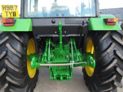 John Deere 2850