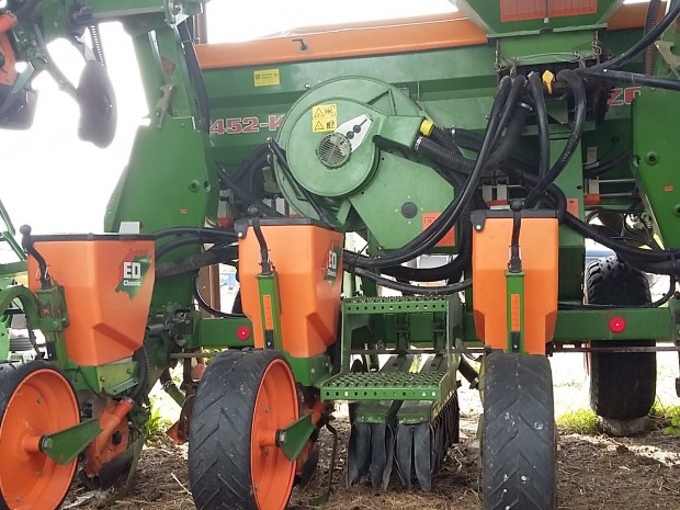 Amazone ED452-K 6 row maize drill