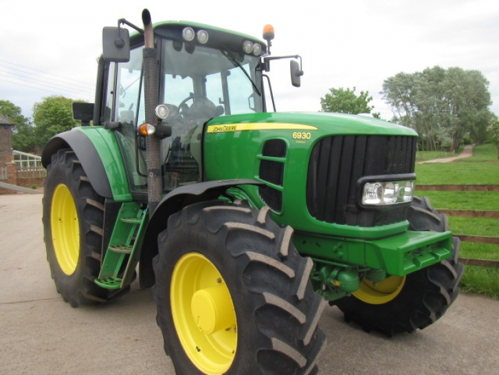 John Deere 6930
