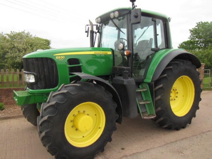 John Deere 6930