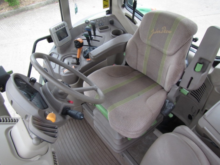 John Deere 6930