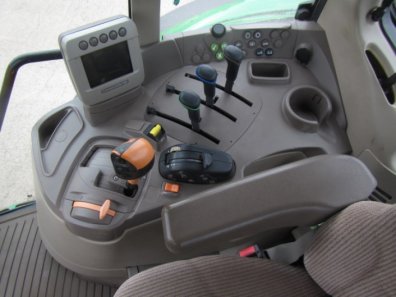 John Deere 6930