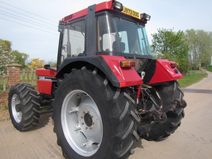 Case 1056 XL