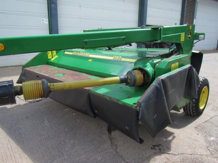 John Deere 1365 mower conditioner